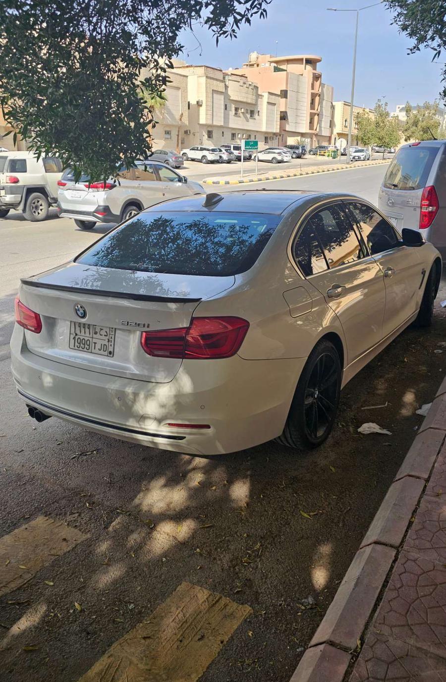 للبيع بأم 320
