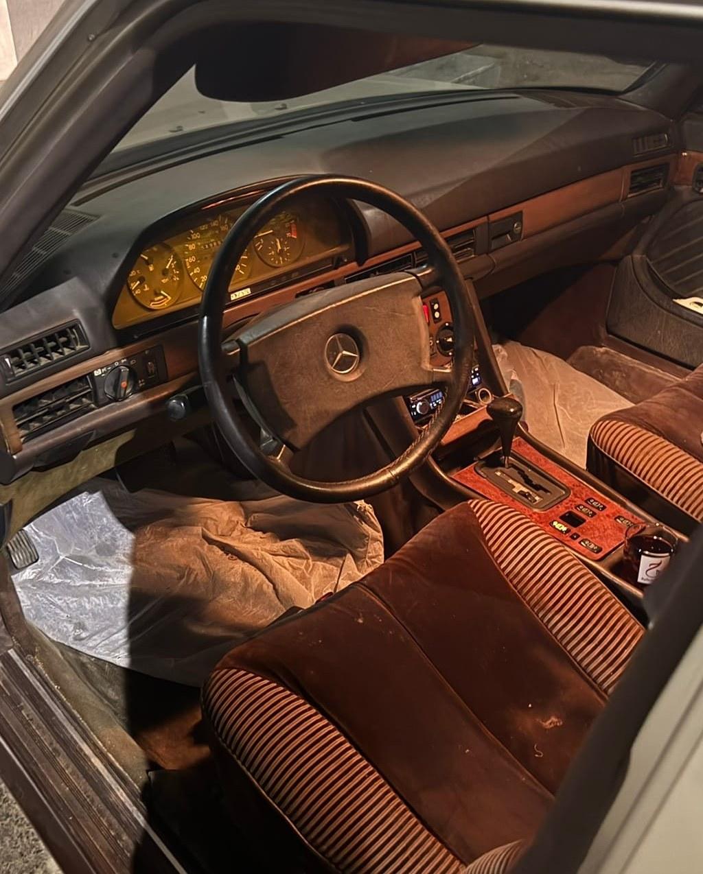 مرسيدس 300 SEL