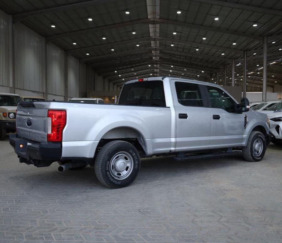فورد F350 غمارتين