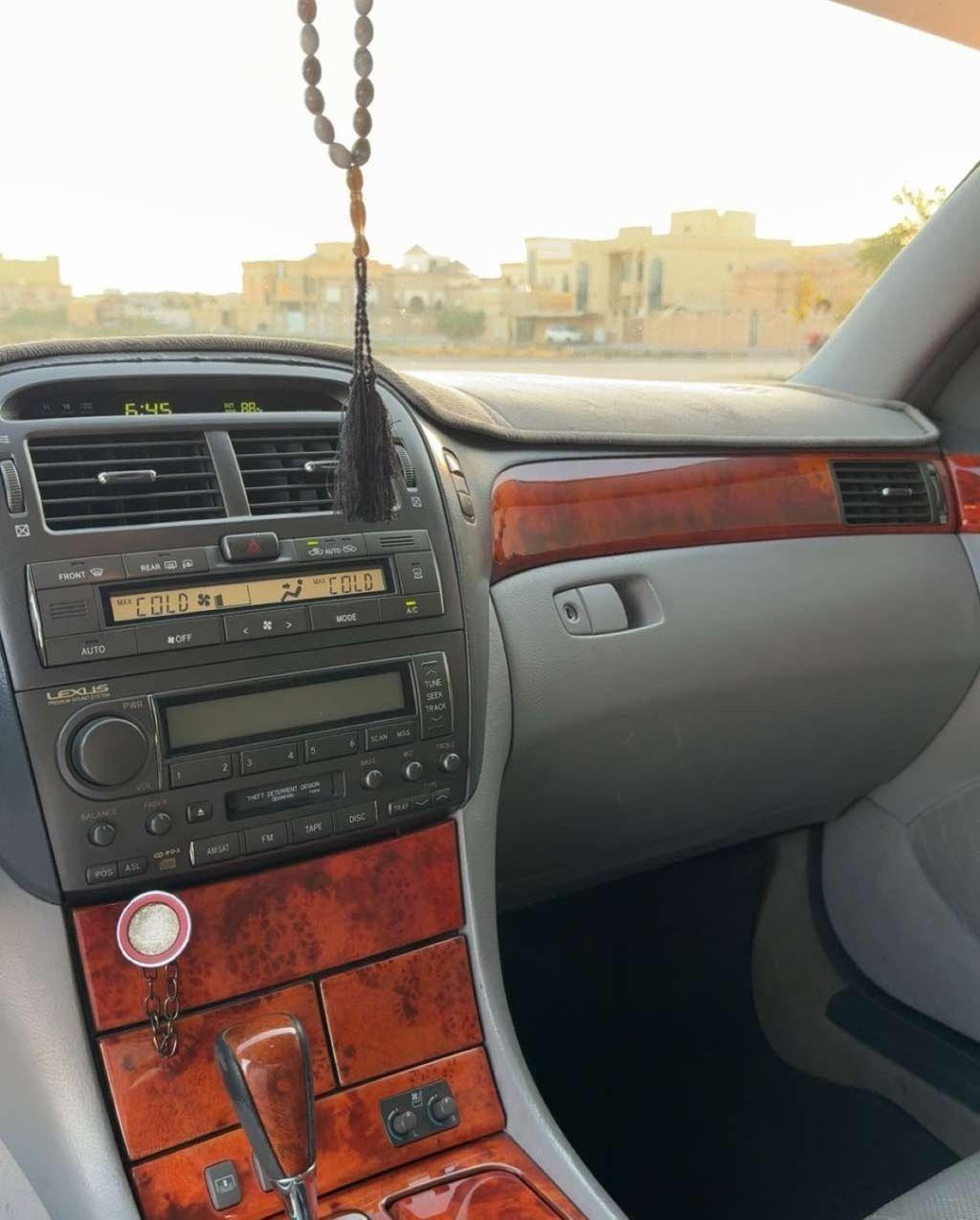 2005 لكزس LS