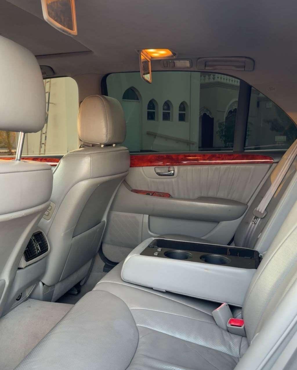 2005 لكزس LS