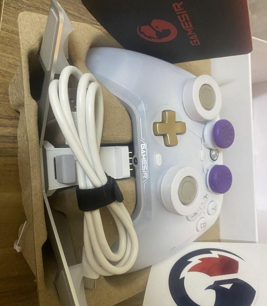 يد GameSir Cyclone