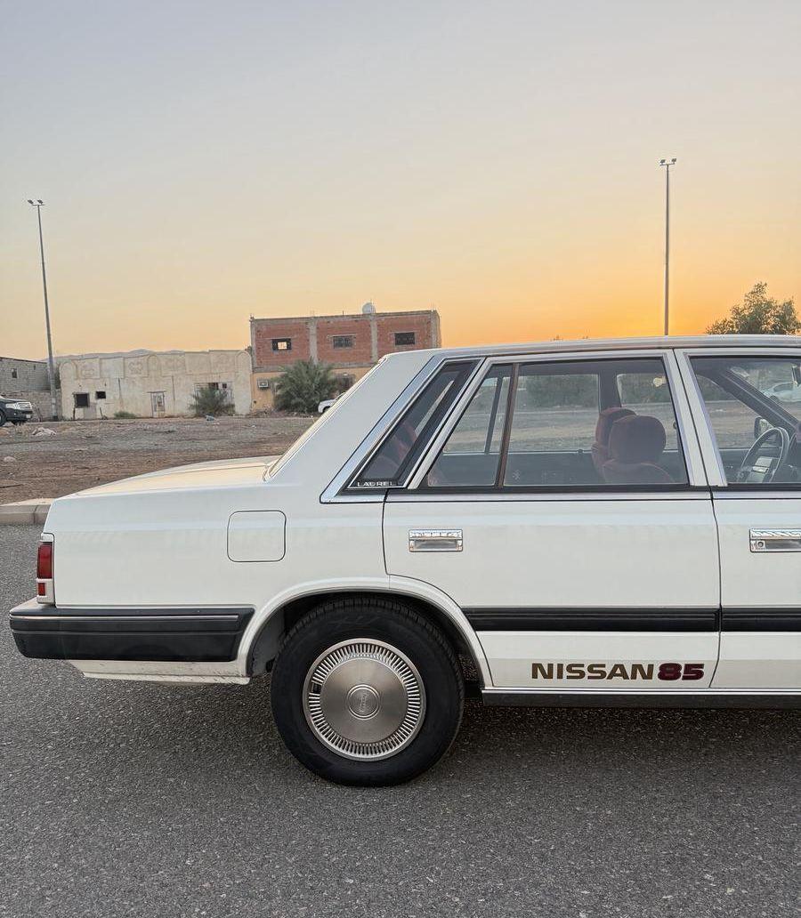 نيسان رويل 1985