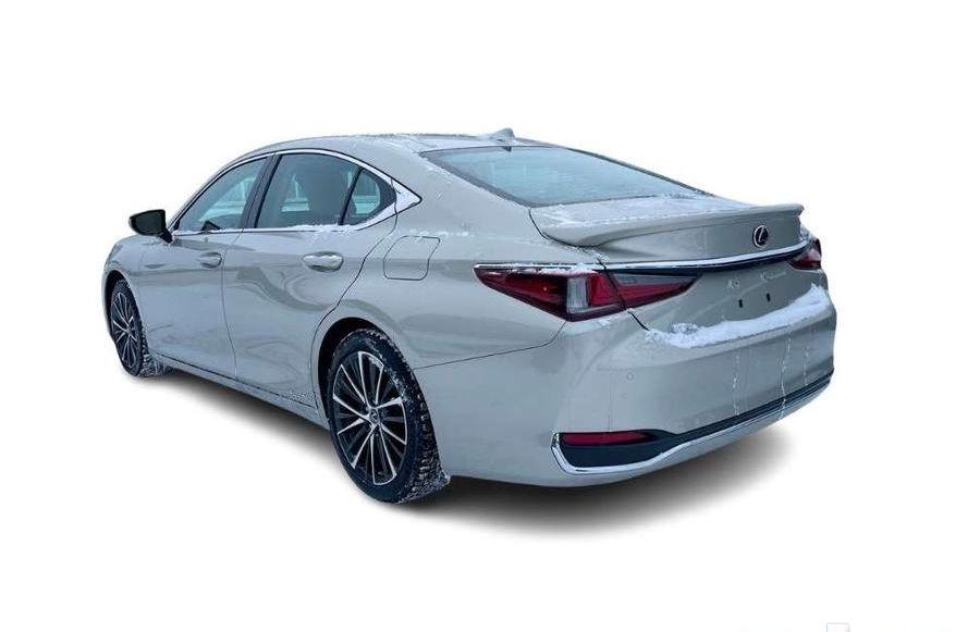 2022 لكزس ES300H