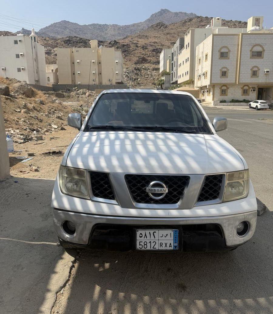 نيسان نيفار 2010