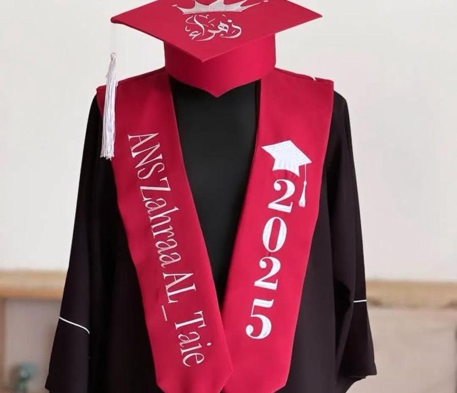 عباية التخرج وشاح