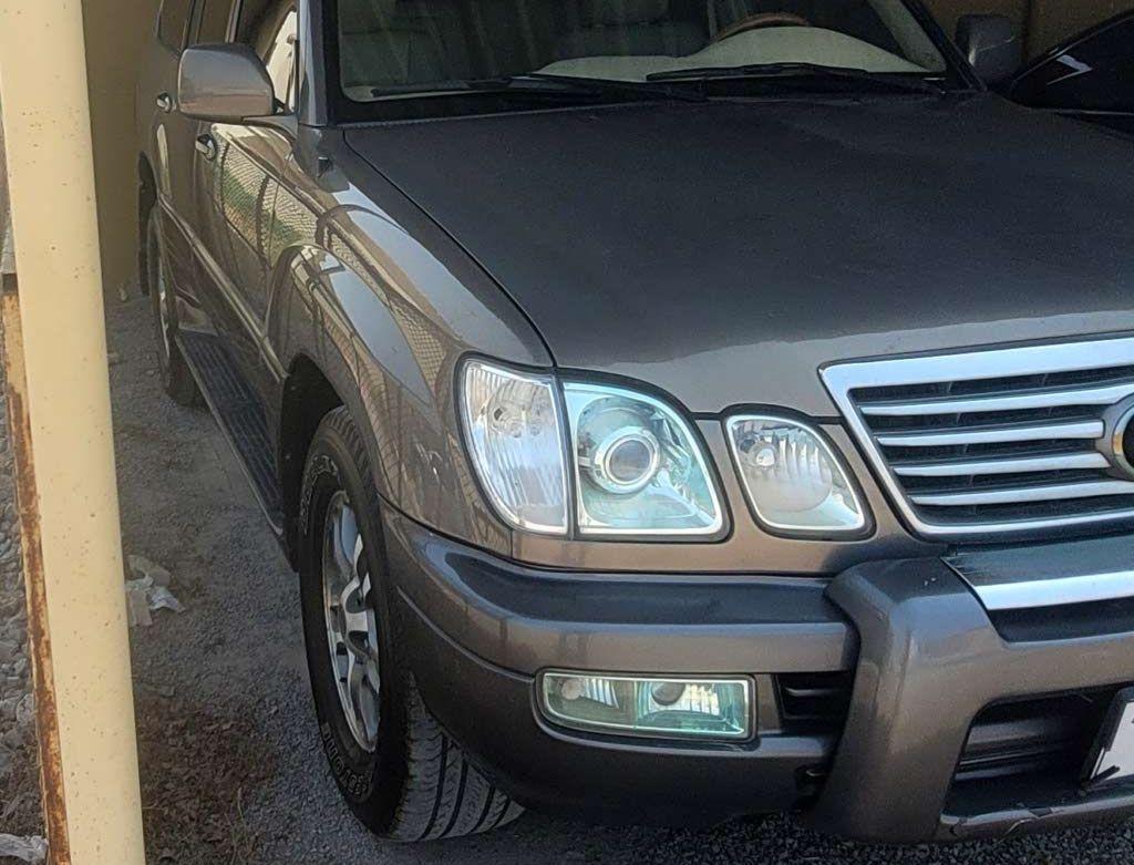 2000 لكزس LX