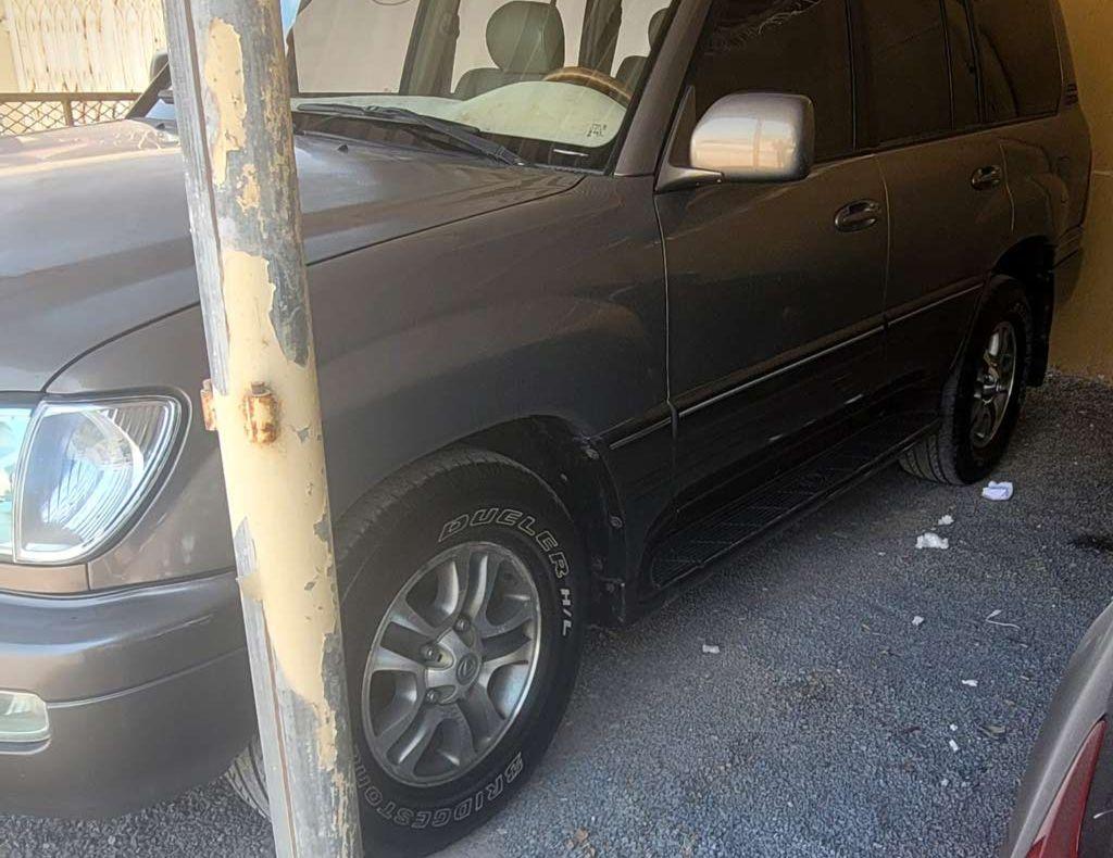 2000 لكزس LX