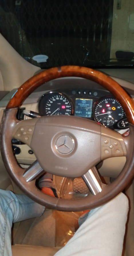 مرسيدس R350 فان