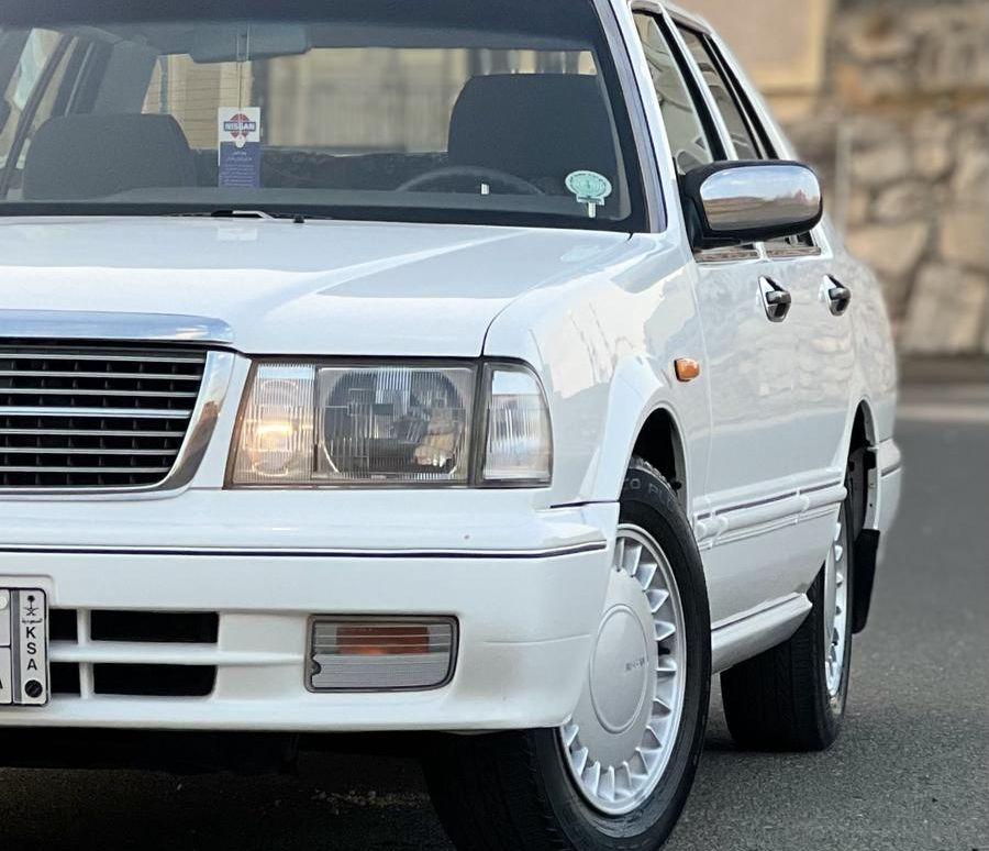 نيسان سيدريك 2001