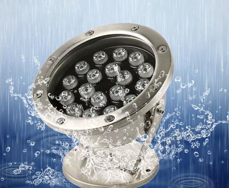 Fountain light Underwater