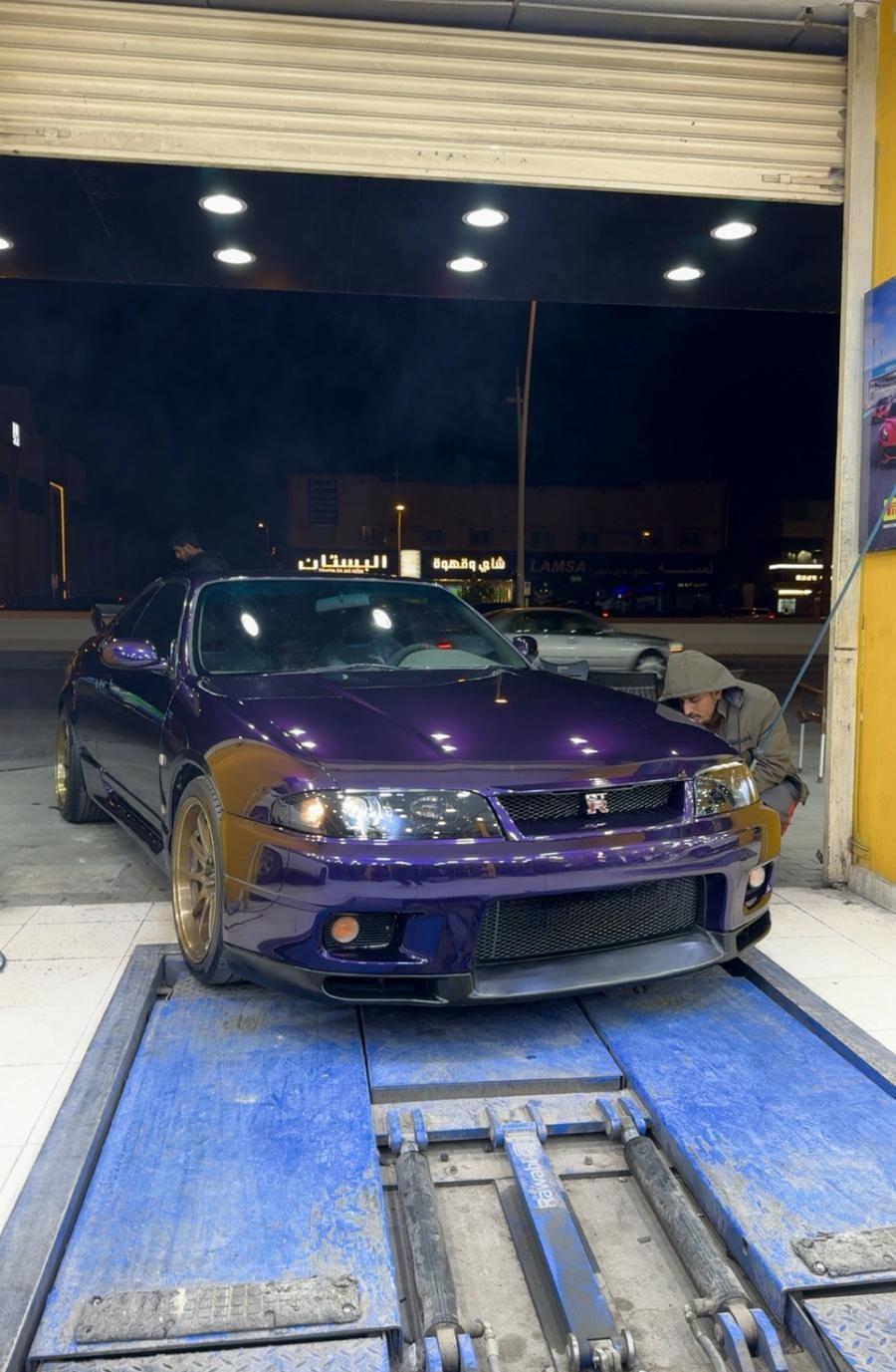 سكايلاين R33