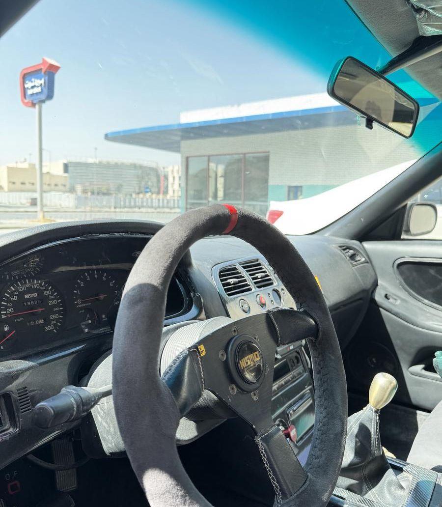 سكايلاين R33