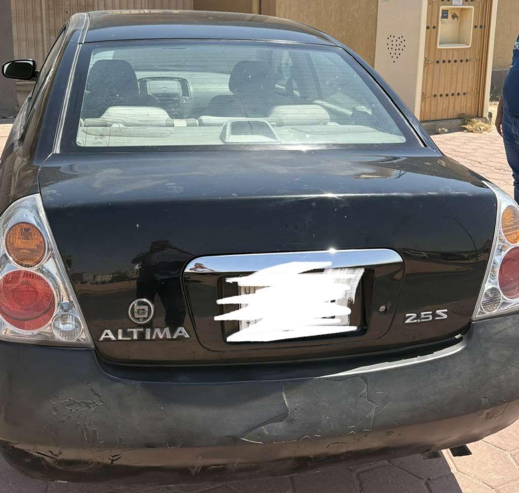 2005 نيسان التيما