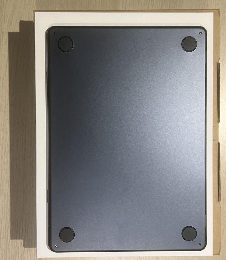 macbook air 2024