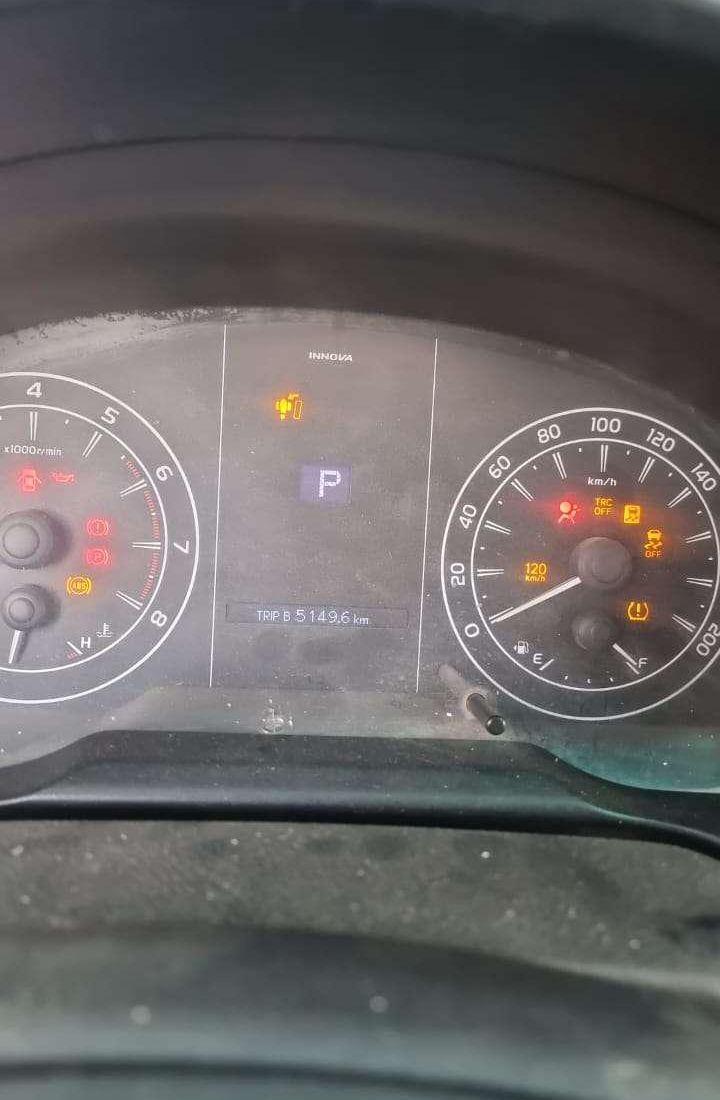 نيسان اورفان موديل
