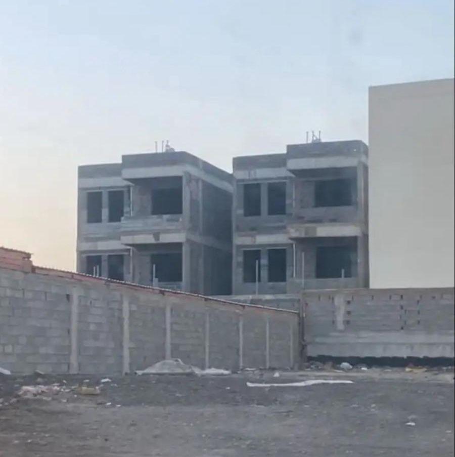 للبيع