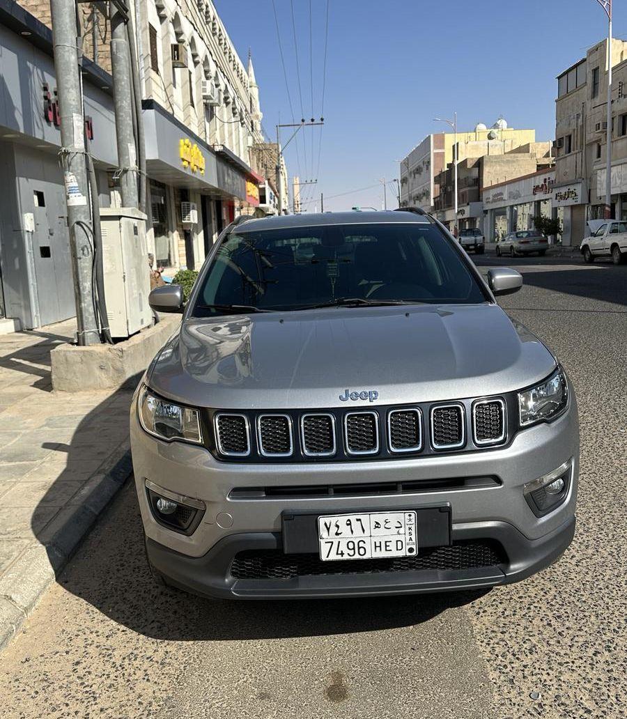 جيب شروكي كومباس