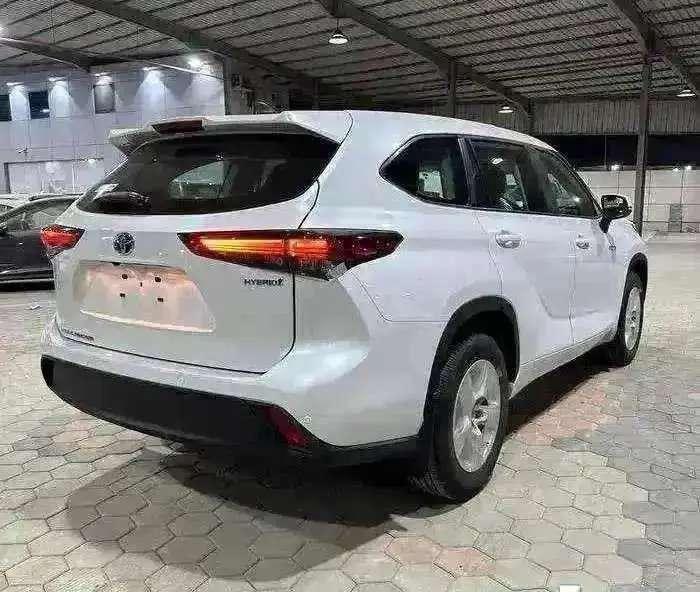 تويوتا هايلاندر LE