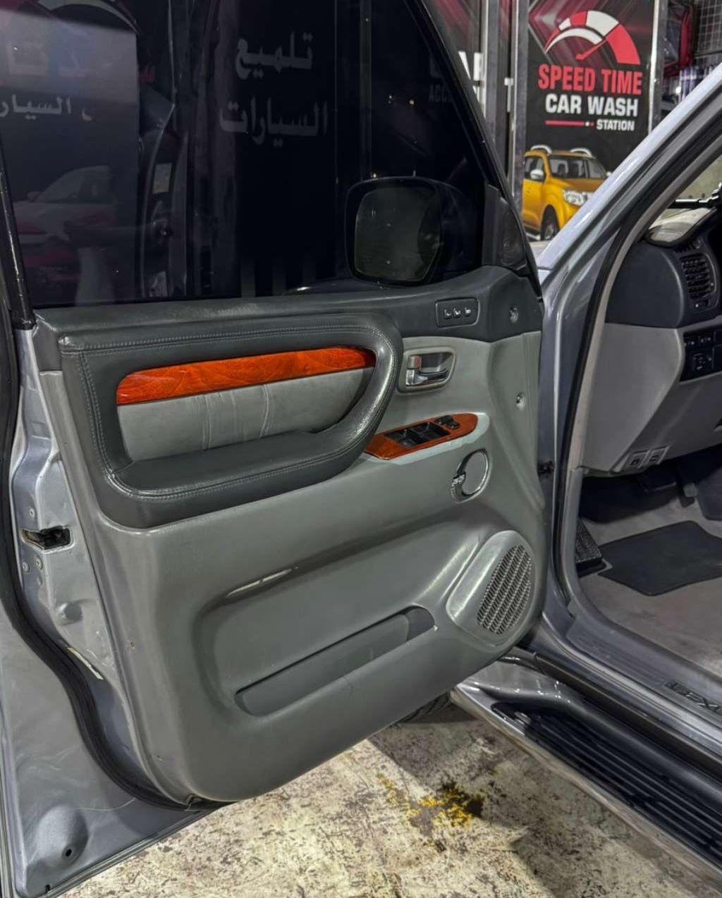 2001 لكزس LX