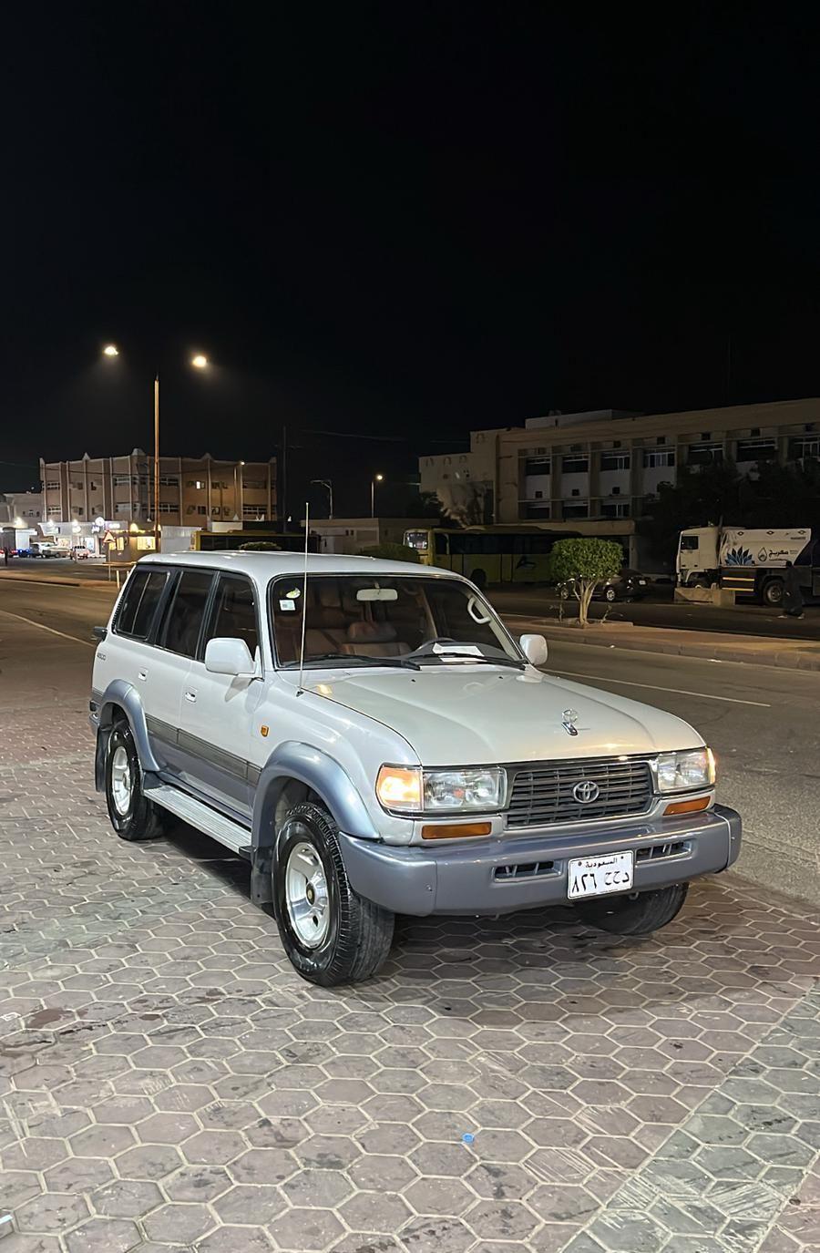 لاندكروزر 97 مخزن