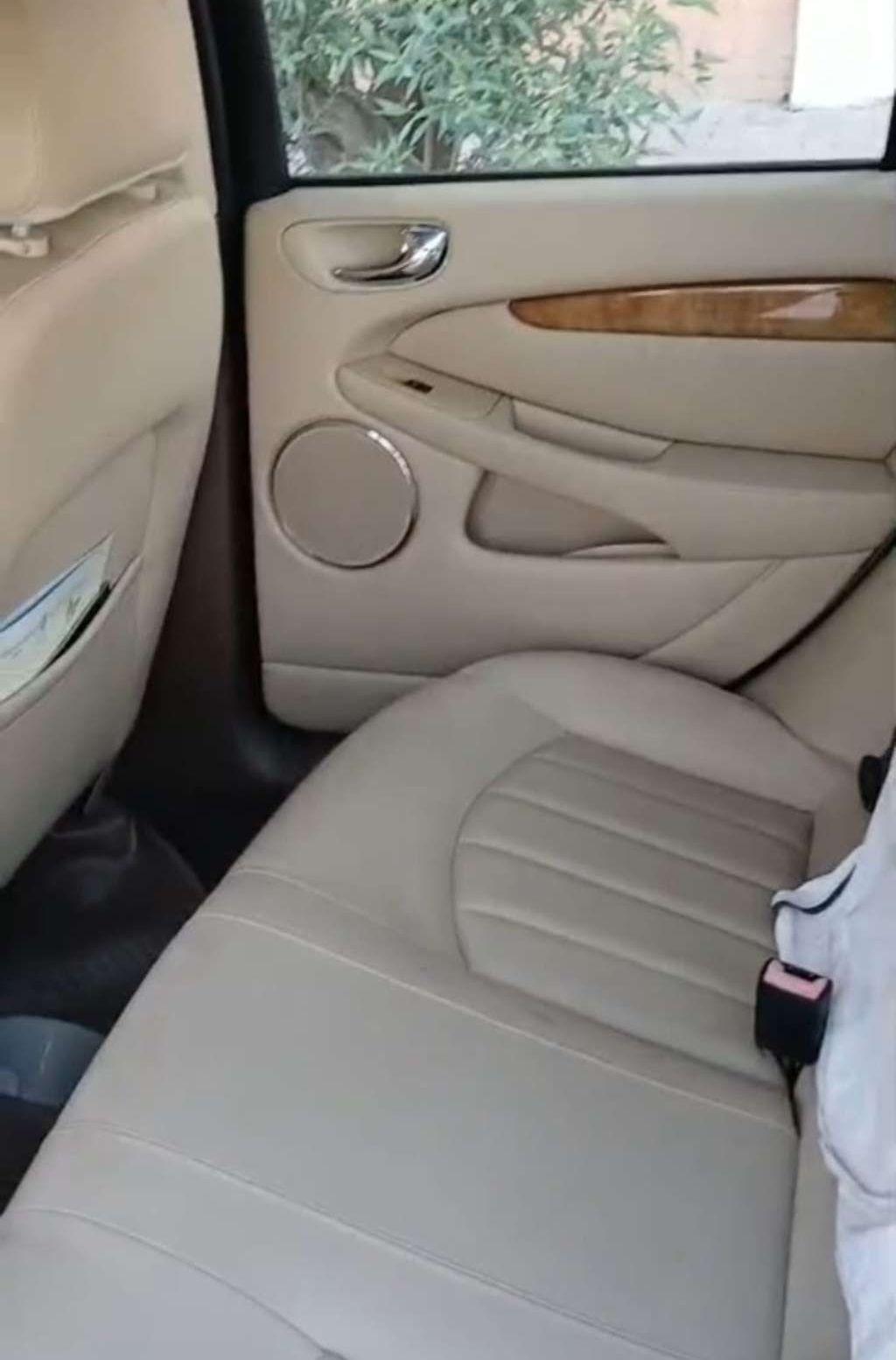 2007 جاكوار XF