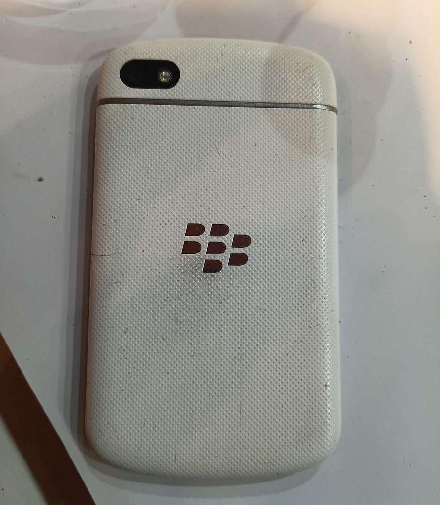 للبيع بلاك بيري