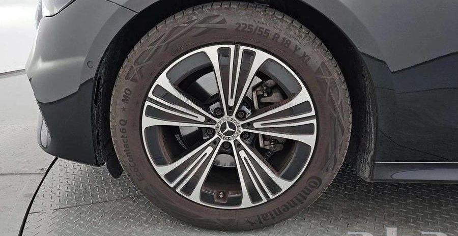 Mercedes-Benz E200 Avantgarde