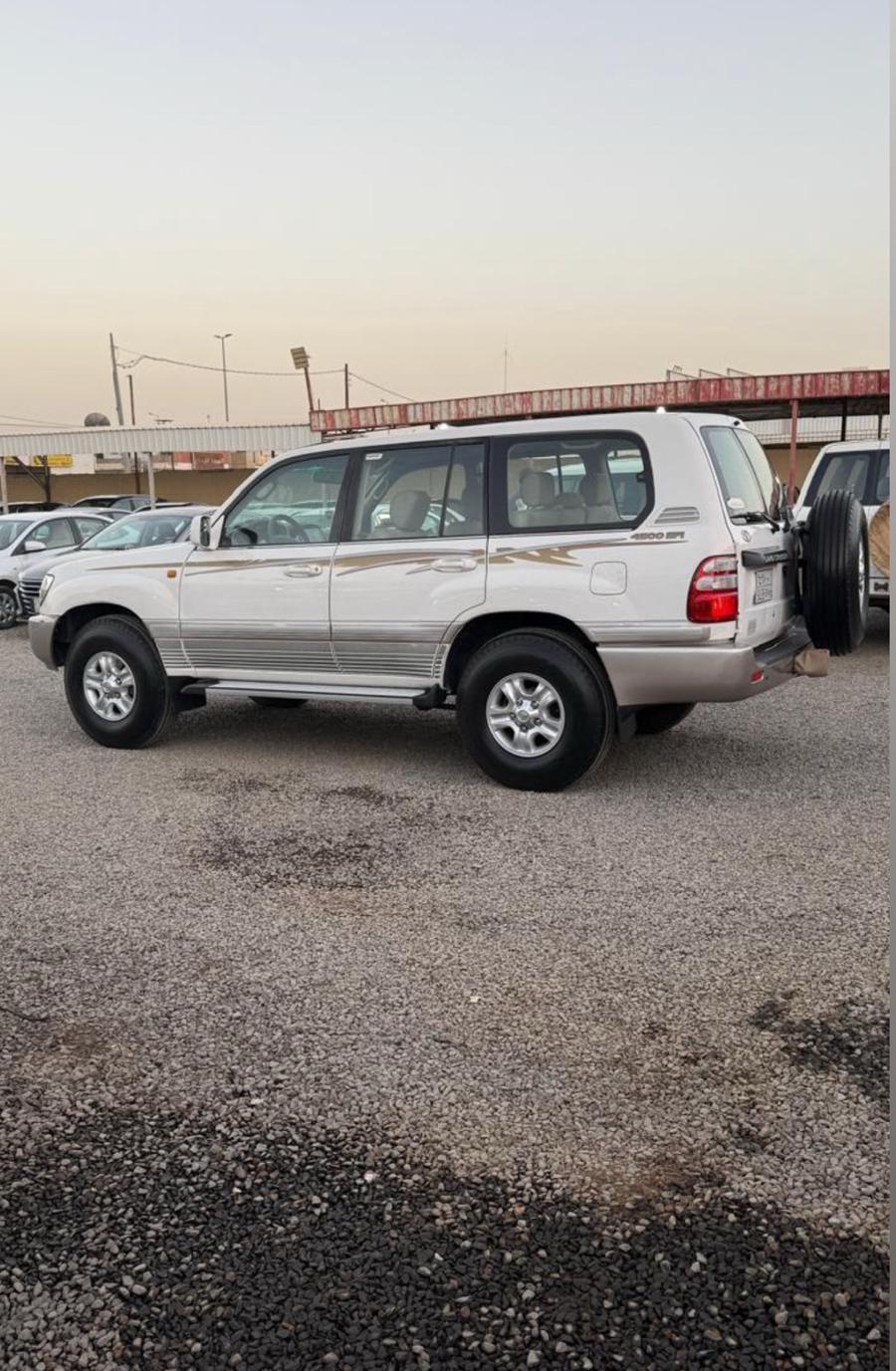 لاندكروزر 2003 فل
