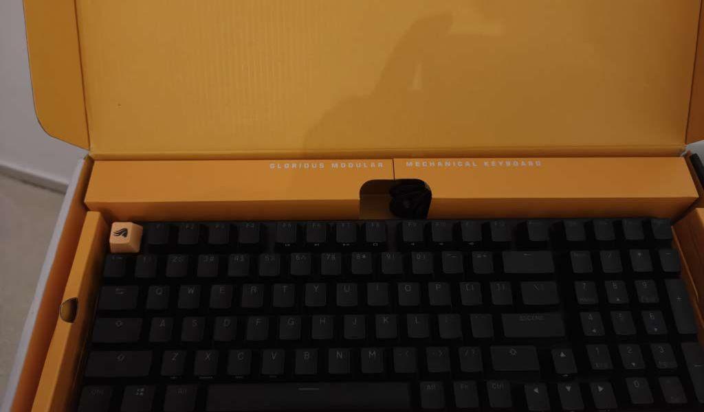 كيبورد glorious 96%black(قابل