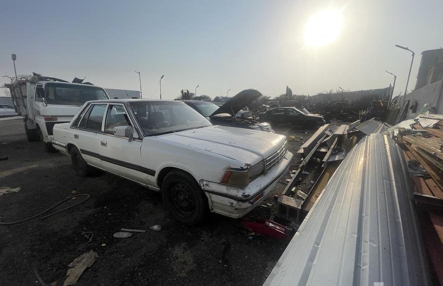 نيسان 200L لوريل