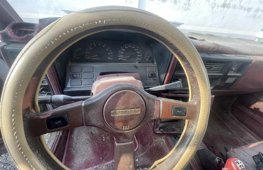 نيسان 200L لوريل