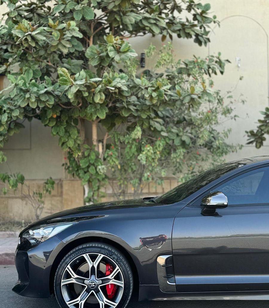 كيا ستينجر V6