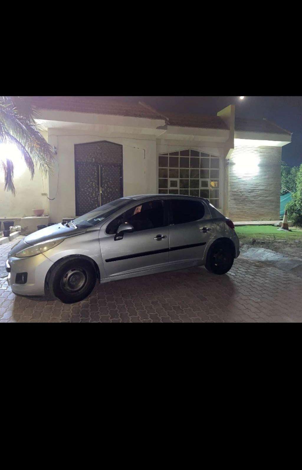 2012 بيجو 207