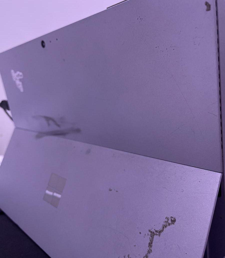 سيرفس برو 4