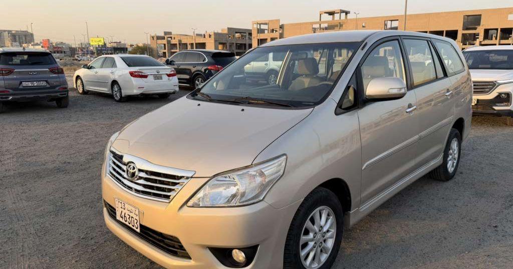 2015 تويوتا انوفا