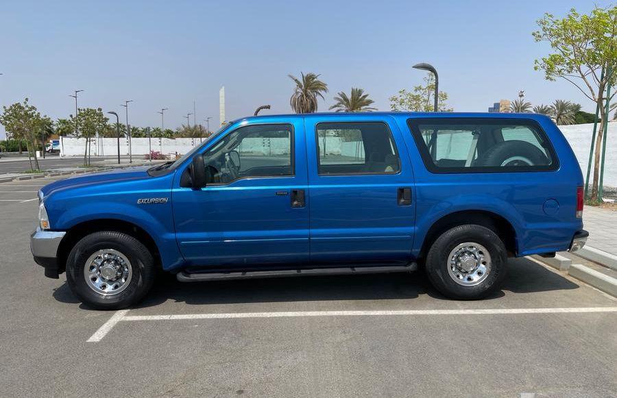 Ford Excursions 2004