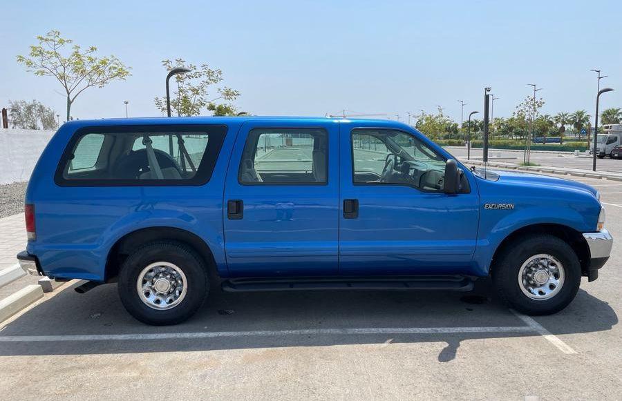 Ford Excursions 2004