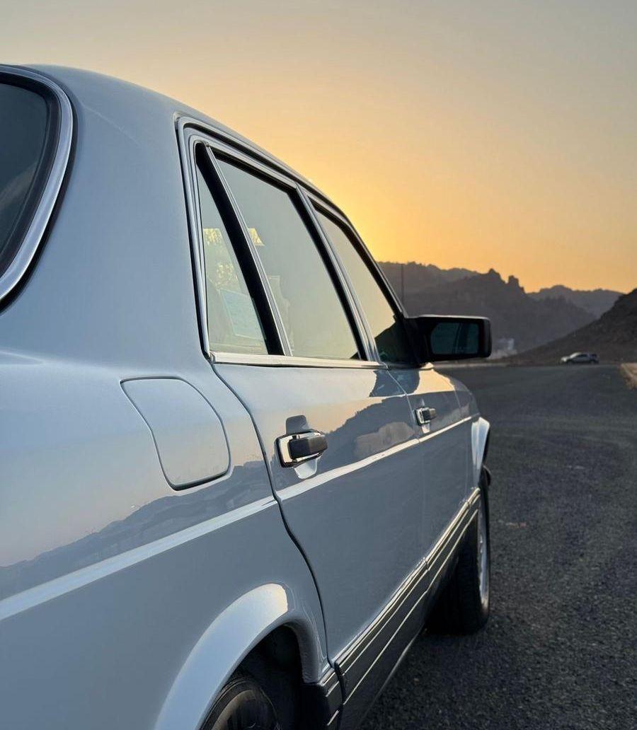 مرسيدس 560SEL موديل