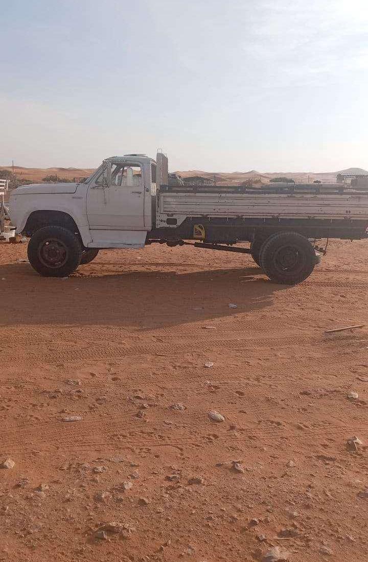 دوج لوري 76