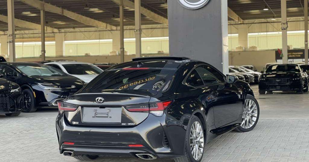 2019 لكزس RC