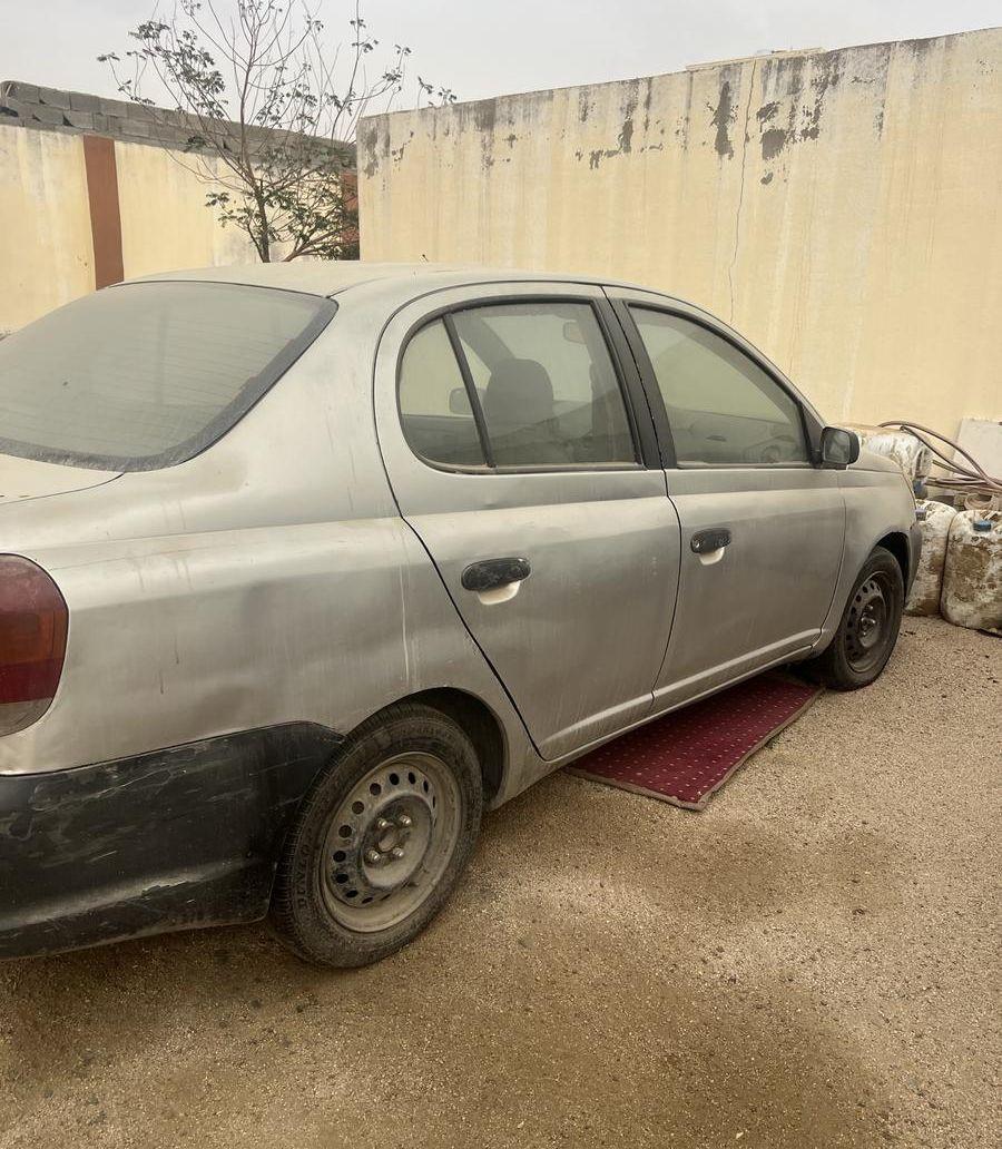 سيارة ايكو 2004