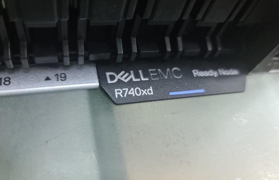 server R740xd open
