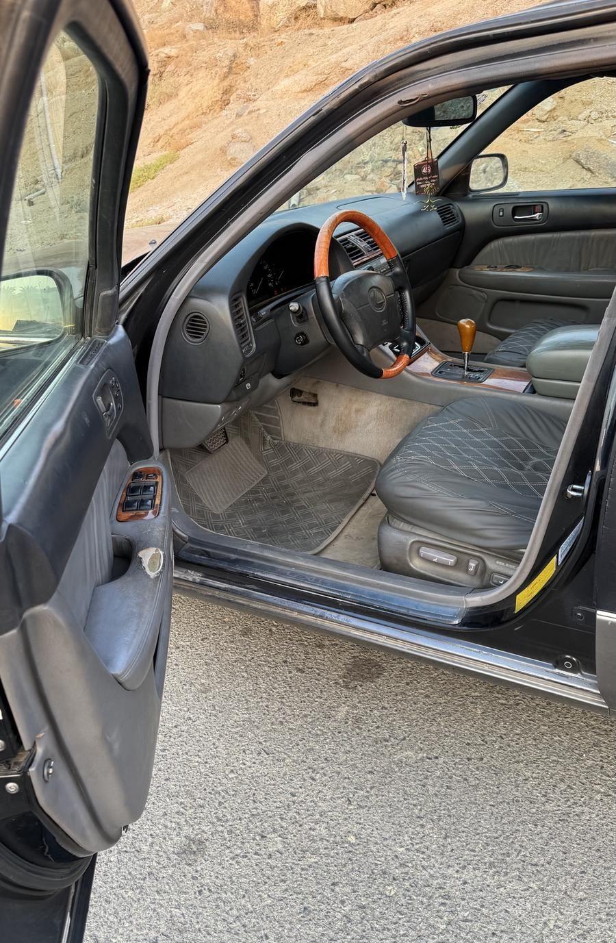 لكزس Ls 400