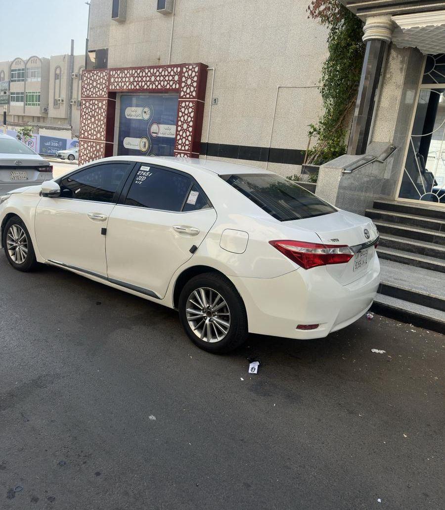 تيوتا كرولا2015 اعلى