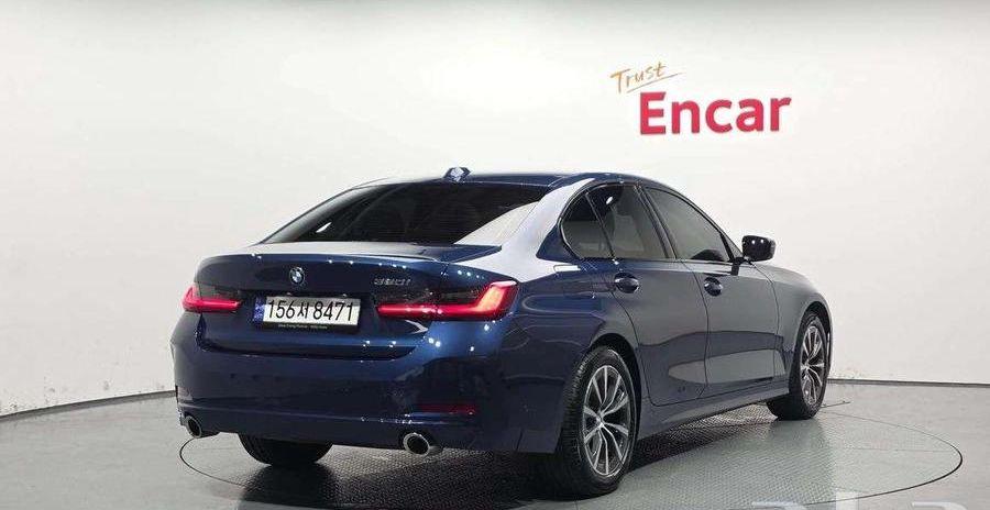 BMW 320I -