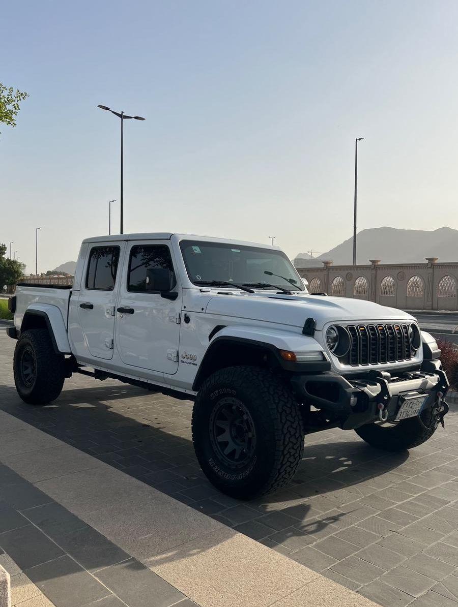 قلادياتور overland 2020