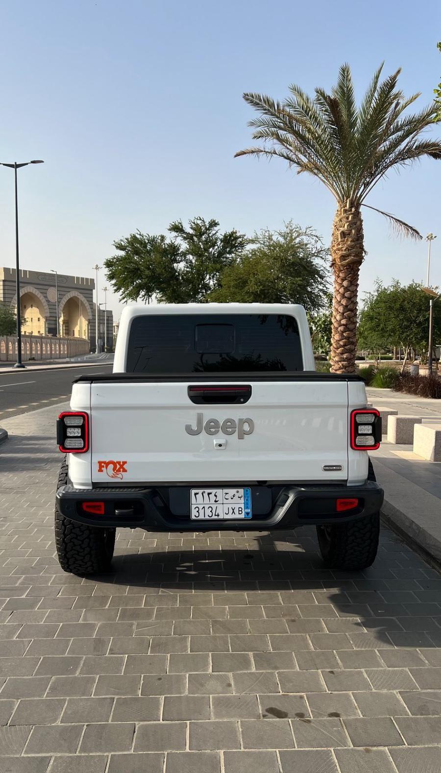 قلادياتور overland 2020