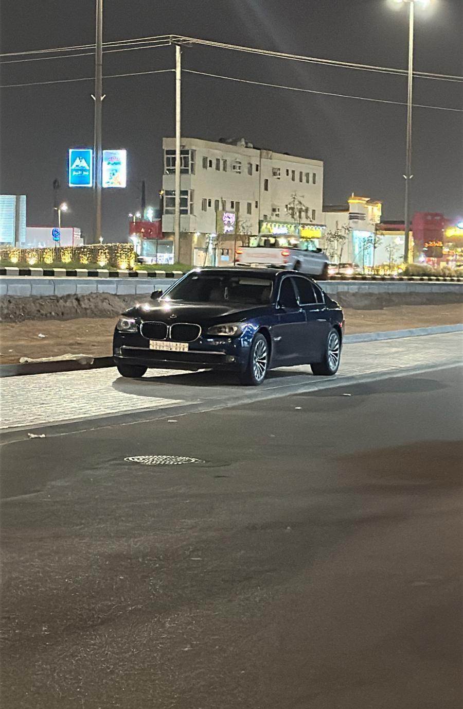 BMW-2009 -740i