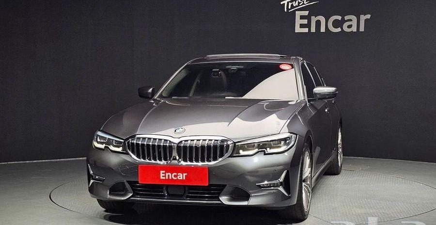 320i - BMW
